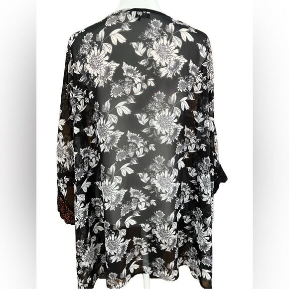 Papermoon designed Exclusively for Stitch Fix black/white kimono style top sz S - Picture 2 of 6